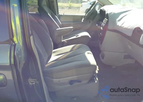 2005 Chrysler Town & Country Lx from USA, damaged, VIN 2C4GP44R05R355192